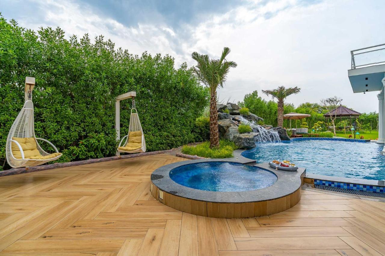 Stayvista At Serenity Farms With Pool, Lawn, Bonfire & Bbq Sohna Экстерьер фото