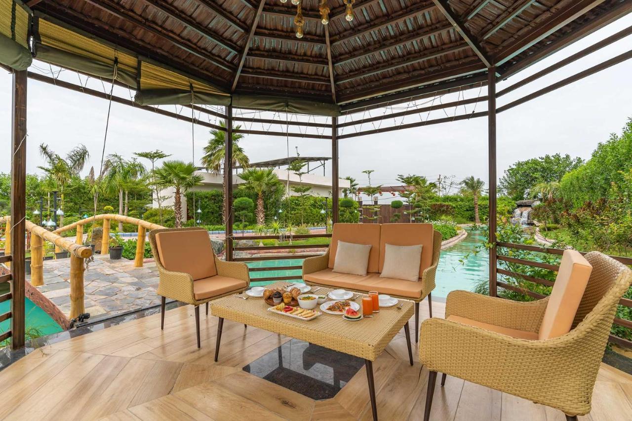 Stayvista At Serenity Farms With Pool, Lawn, Bonfire & Bbq Sohna Экстерьер фото