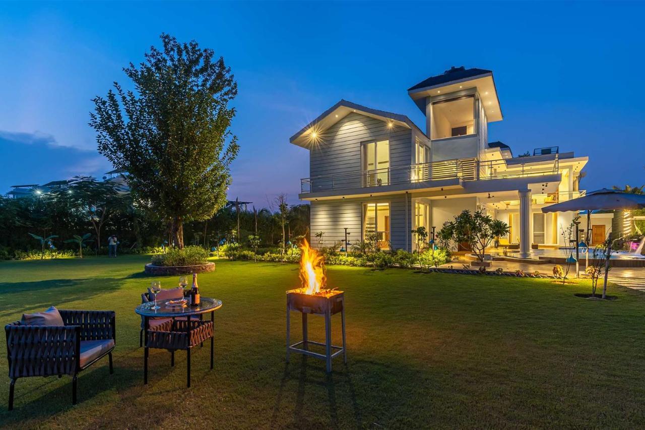 Stayvista At Serenity Farms With Pool, Lawn, Bonfire & Bbq Sohna Экстерьер фото