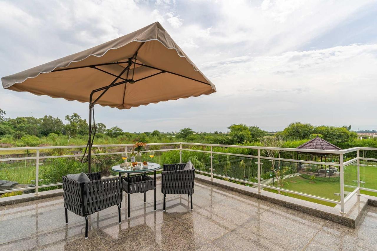 Stayvista At Serenity Farms With Pool, Lawn, Bonfire & Bbq Sohna Экстерьер фото