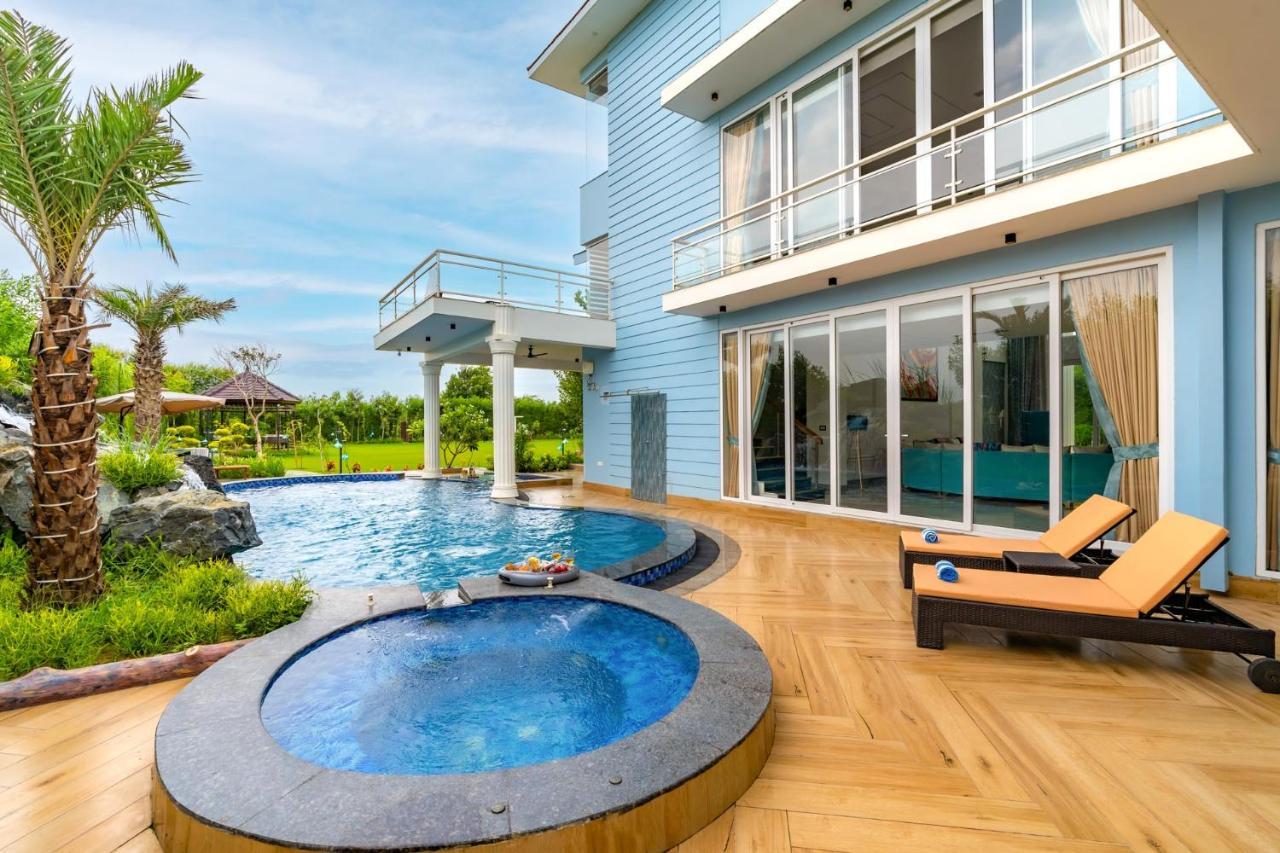 Stayvista At Serenity Farms With Pool, Lawn, Bonfire & Bbq Sohna Экстерьер фото